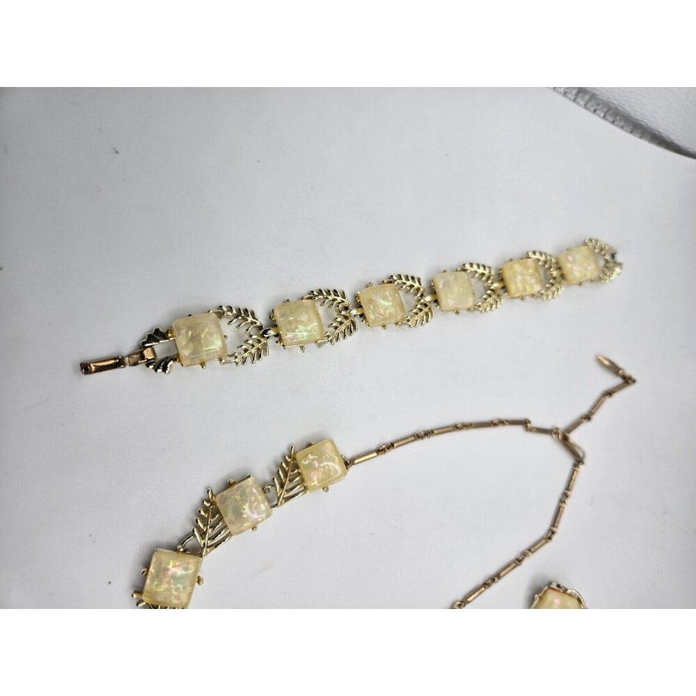 Vintage CORO Demi Parure Pale gold Confetti Thermoset Necklace Bracelet Earring - Picture 7 of 14